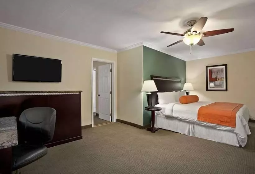 Отель Travelodge By Wyndham Santa Maria