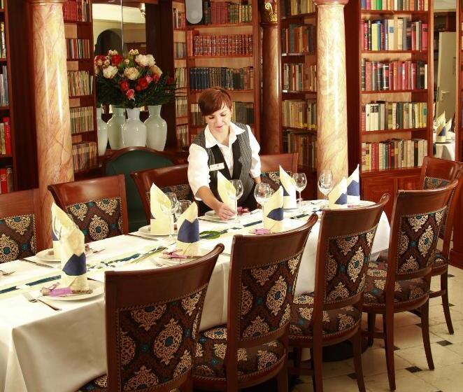 Отель Vier Spitzen