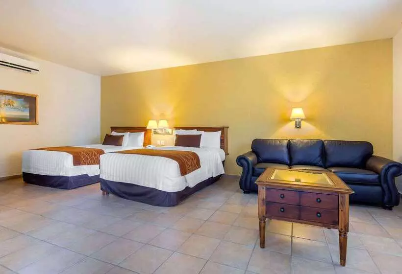 Отель Comfort Inn Tampico