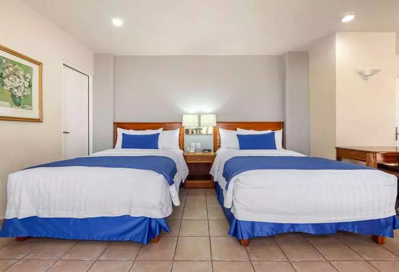 Отель Comfort Inn Tampico