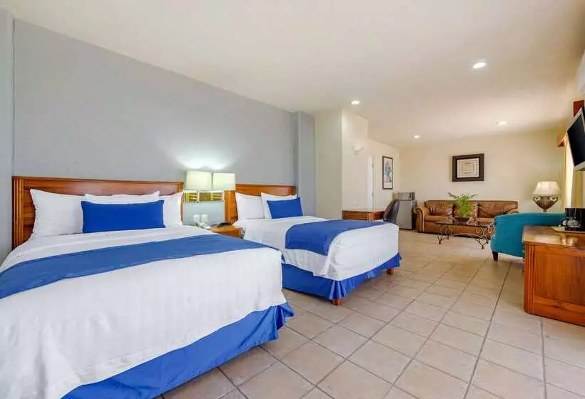 Отель Comfort Inn Tampico
