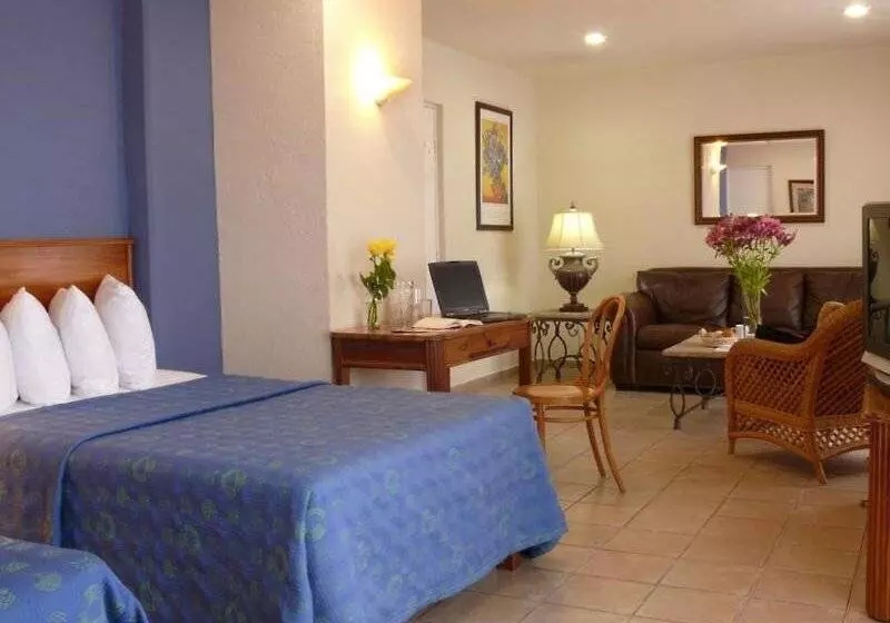 Отель Comfort Inn Tampico