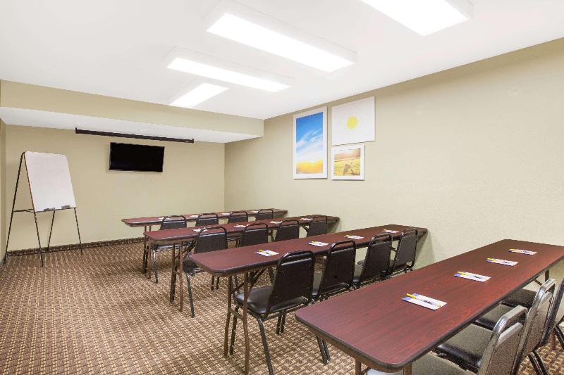 Отель Days Inn By Wyndham San Jose Airport