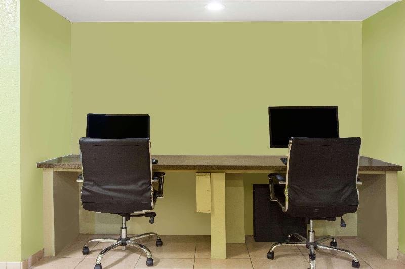 Отель Days Inn By Wyndham San Jose Airport