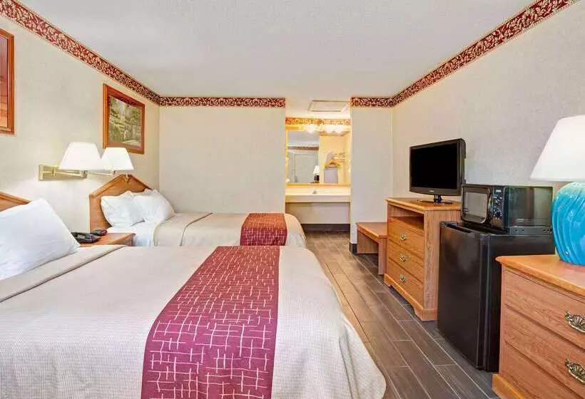 בית מלון כפרי Days Inn & Suites By Wyndham Monroe