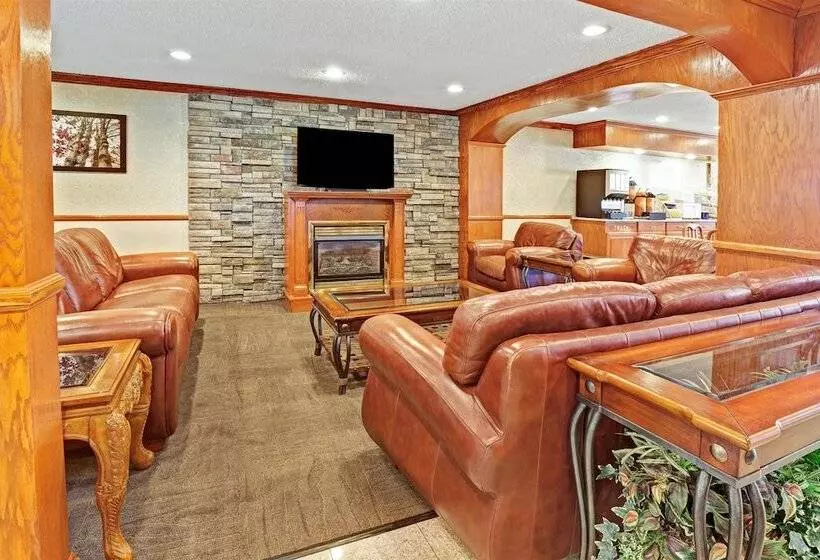 בית מלון כפרי Days Inn & Suites By Wyndham Monroe