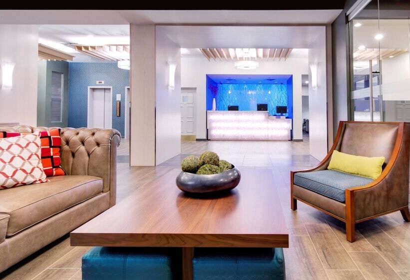 هتل Fairfield Inn & Suites By Marriott Charlotte Uptown