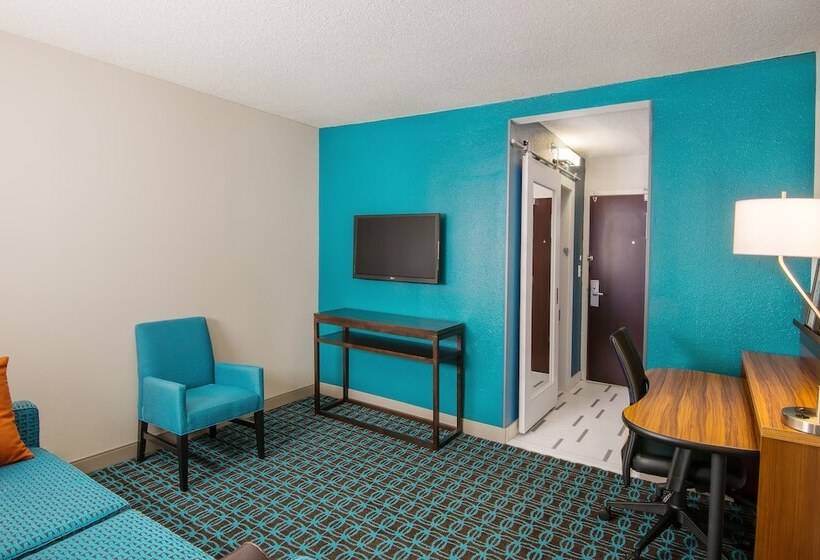 هتل Fairfield Inn & Suites By Marriott Charlotte Uptown
