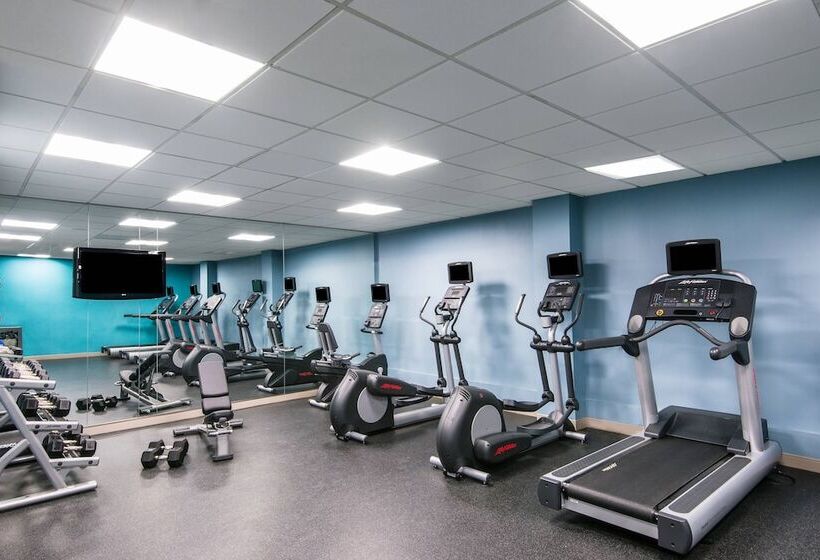 هتل Fairfield Inn & Suites By Marriott Charlotte Uptown