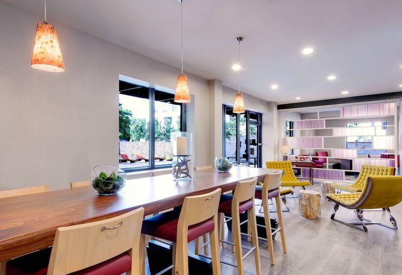 هتل Fairfield Inn & Suites By Marriott Charlotte Uptown