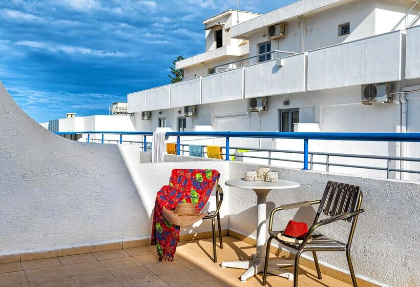 בית מלון כפרי Iro