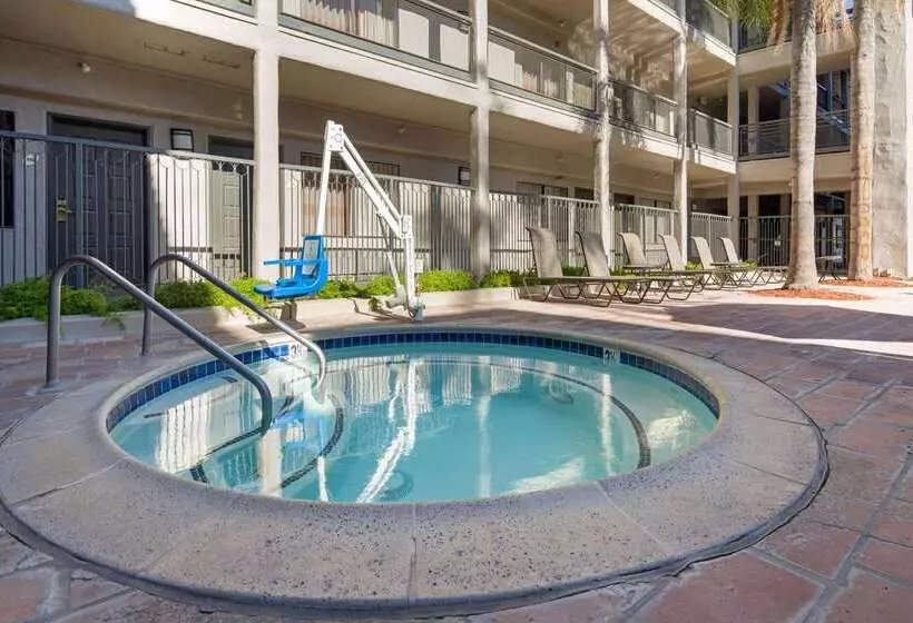 酒店 La Quinta By Wyndham Orange County Airport