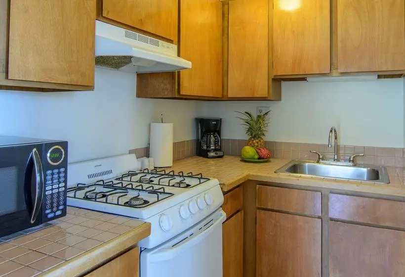 هتل The Makai Inn