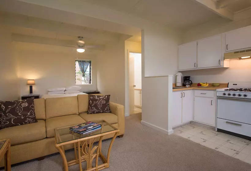 هتل The Makai Inn