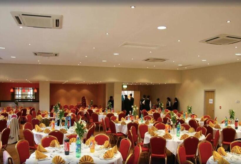 בית מלון כפרי Luton