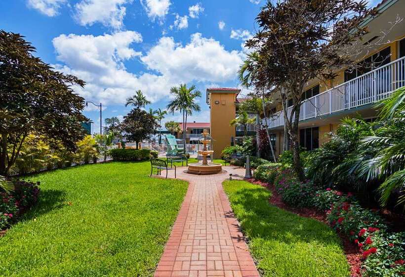 בית מלון כפרי Quality Inn & Suites Airport Cruise Port Hollywood