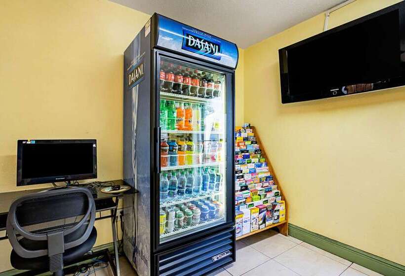 בית מלון כפרי Quality Inn & Suites Airport Cruise Port Hollywood