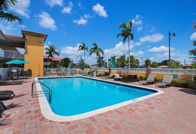 בית מלון כפרי Quality Inn & Suites Airport Cruise Port Hollywood