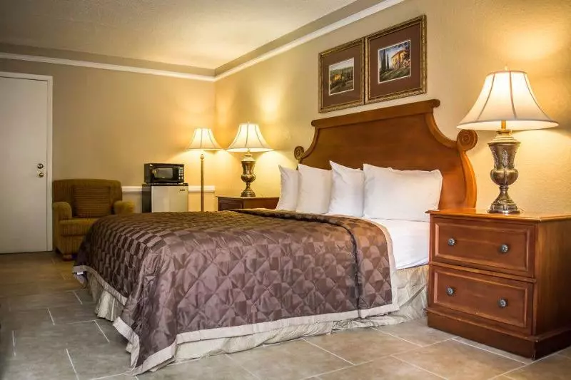 酒店 Rodeway Inn Near Ybor City  Casino