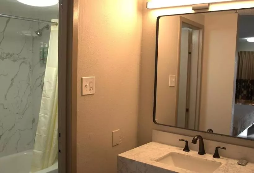ホテル Super 8 By Wyndham Atlanta Northeast Ga
