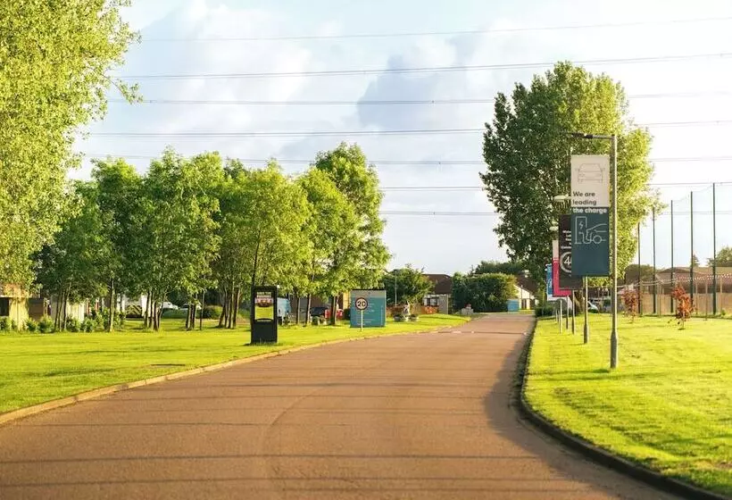 酒店 The Willows Training Centre