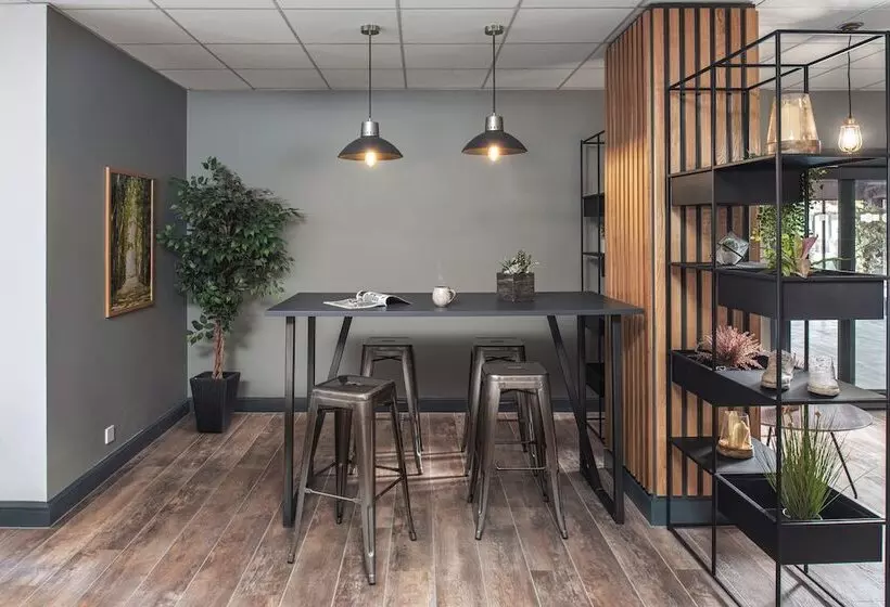 酒店 The Willows Training Centre