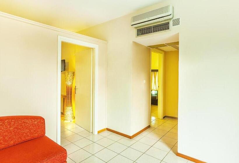 בית מלון כפרי Xenios Possidi Paradise