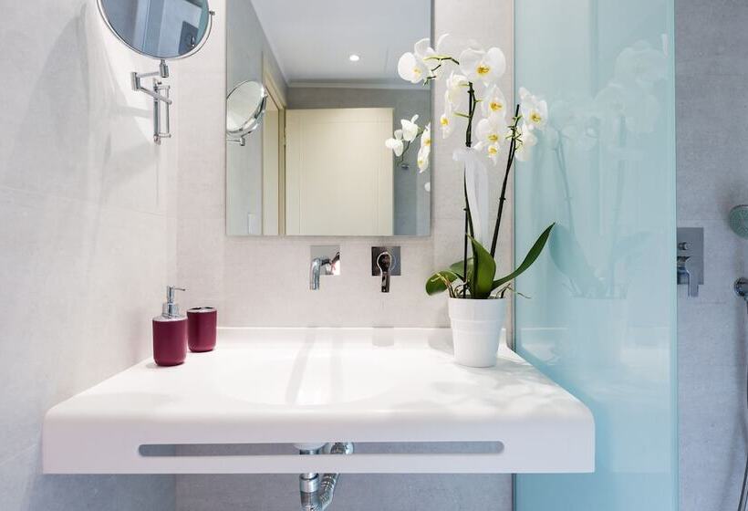 Radamanthy S Apartments