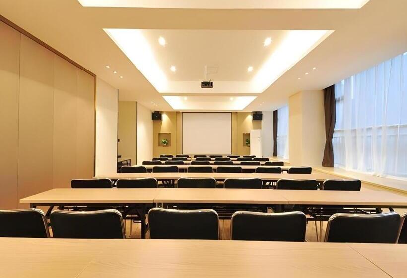 בית מלון כפרי City Comfort Inn Chengdu Wenjiang University Town Fengxi River Metro Station