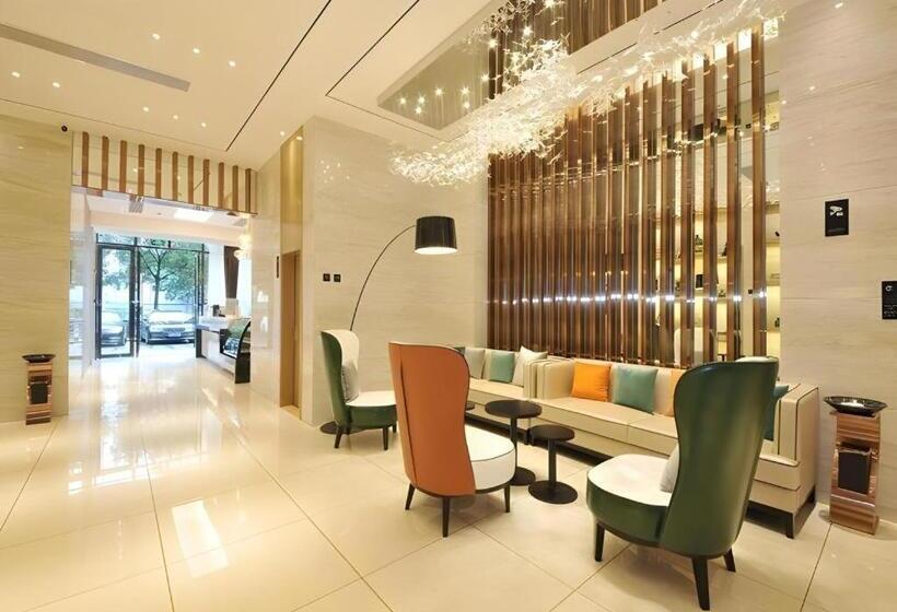 בית מלון כפרי City Comfort Inn Chengdu Wenjiang University Town Fengxi River Metro Station