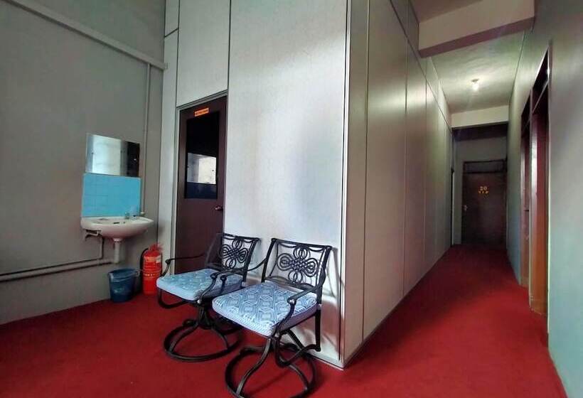 Hotell Spot On 89994 Rz Gold