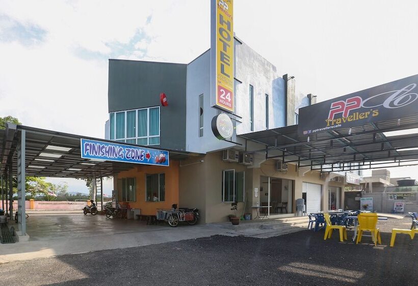 Pp Traveller's Hotel By Oyo Rooms