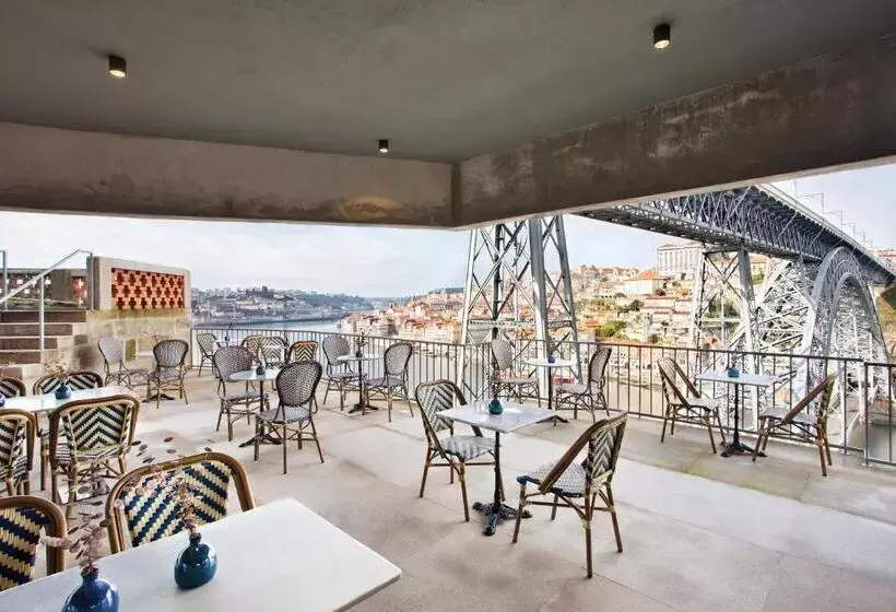 Hotelli Vincci Ponte de Ferro