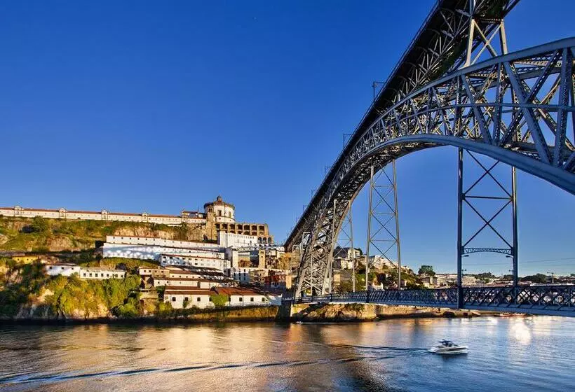 هتل Vincci Ponte de Ferro