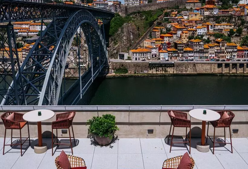 هتل Vincci Ponte de Ferro