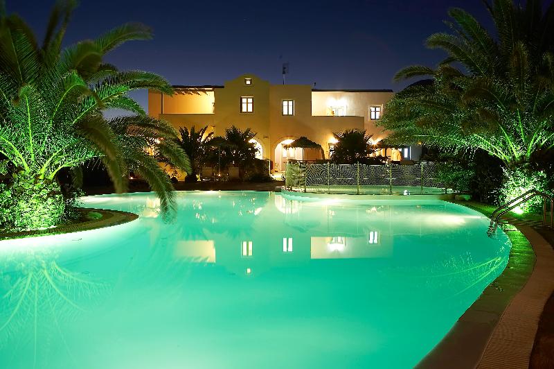 Atlantis Beach Villa