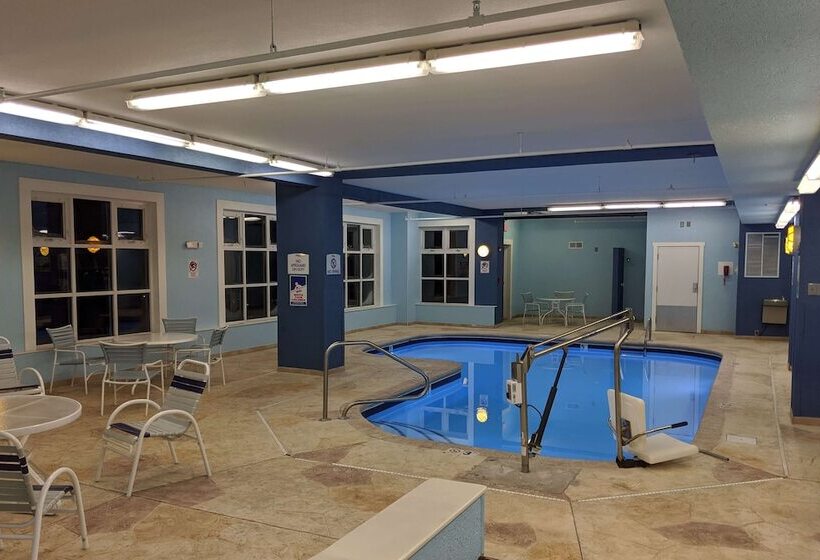 בית מלון כפרי Baymont By Wyndham Rockford