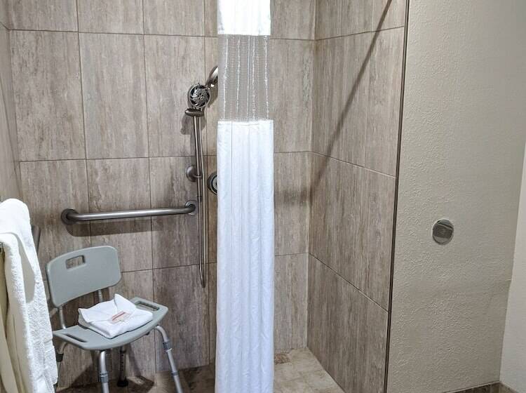 בית מלון כפרי Baymont By Wyndham Rockford