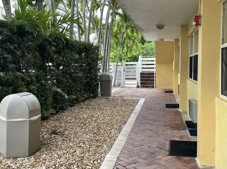 בית מלון כפרי Beach Place