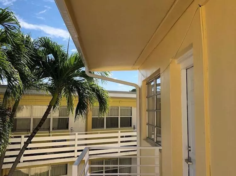 בית מלון כפרי Beach Place