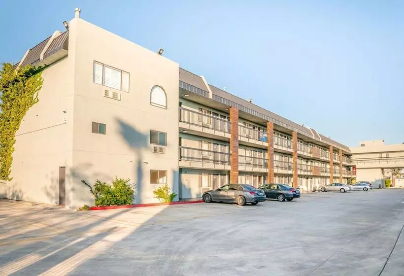 ホテル Gateway Inn Gardena