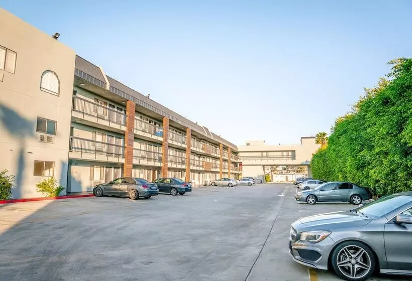 ホテル Gateway Inn Gardena