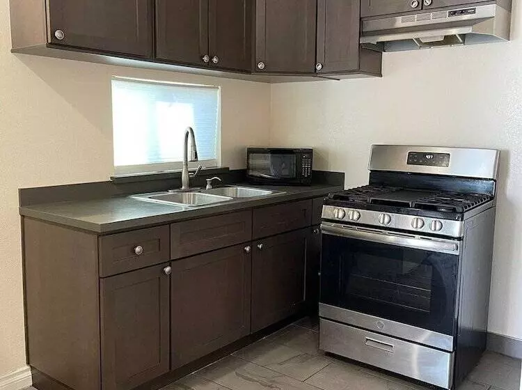 ホテル Gateway Inn Gardena