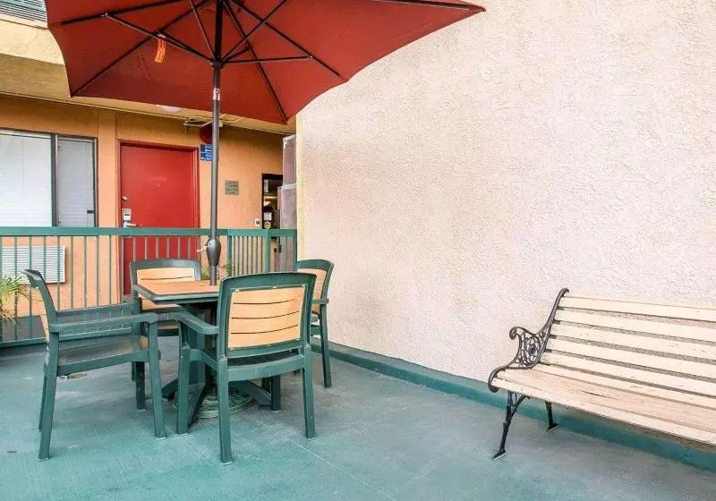 ホテル Gateway Inn Gardena