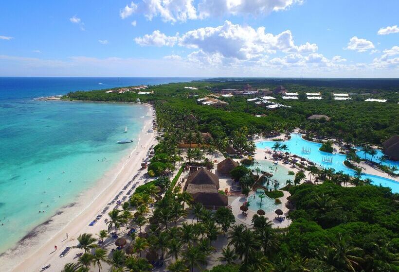 Grand Palladium Select White Sand Resort & Spa - All Inclusive