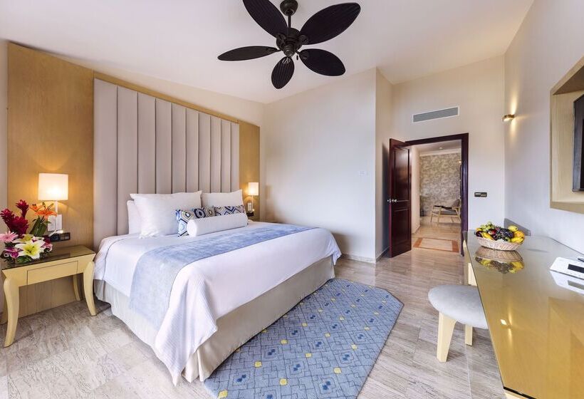 Grand Palladium Select White Sand Resort & Spa - All Inclusive