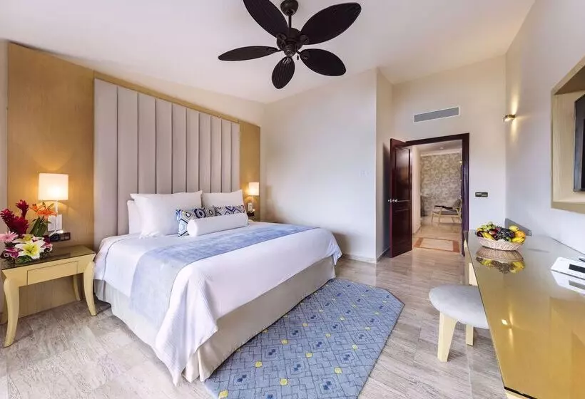 Grand Palladium Select White Sand Resort & Spa - All Inclusive