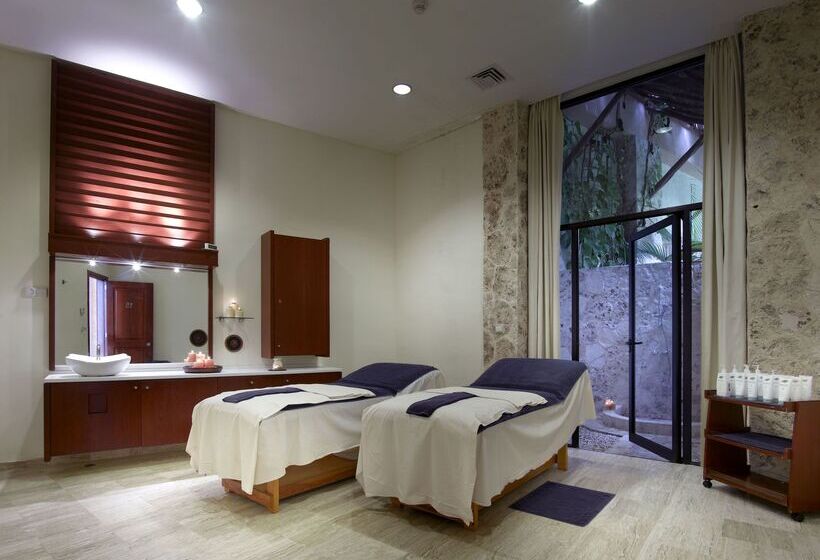 Grand Palladium Select White Sand Resort & Spa - All Inclusive