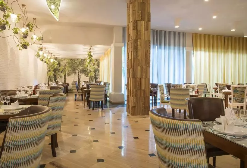 Grand Palladium Select White Sand Resort & Spa - All Inclusive