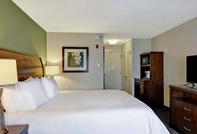 هتل Hilton Garden Inn Green Bay